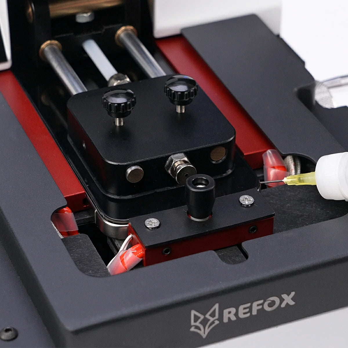 Close-up of a refox iseparator