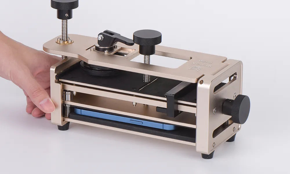 a hand holding rs50 screen separator machine
